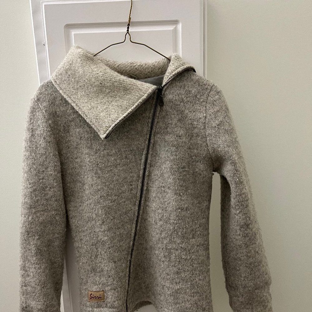 XS Icelandic lined wool sweater jacket with asymmetrical closing